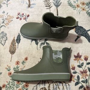 Kids element Chelsea olive Green Camo rain Boots 3